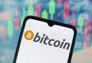 MicroStrategy, Coinbase Stocks Rise Alongside Bitcoin to Start 2025